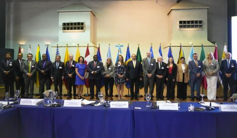 Nueva ley migratoria y otorgamiento de visas para regularización fueron presentadas en encuentro regional de la “Declaración de los Ángeles”