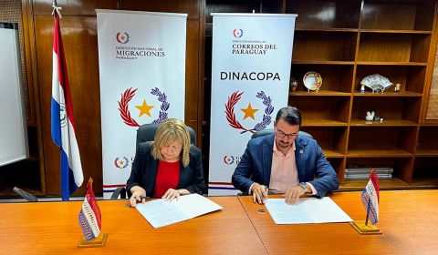 Migraciones y DINACOPA firman contrato para garantizar los servicios postales entre la sede central y las dependencias del país
